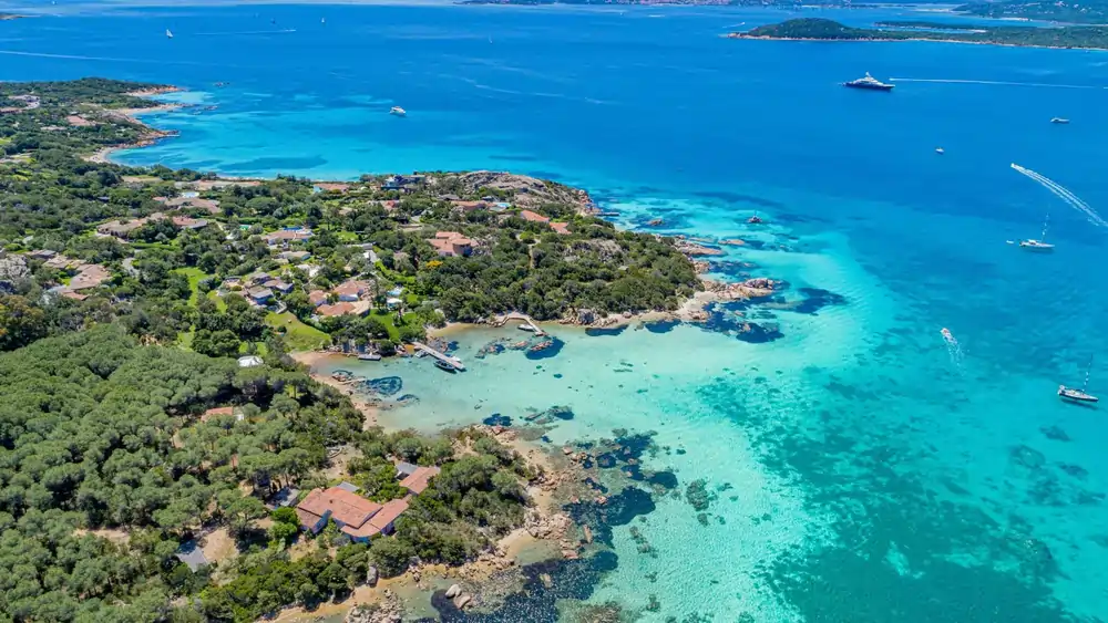 [Sardegna: natura, mare e un modo diverso di vivere